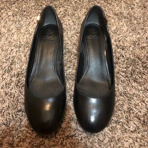 Tory Burch Black Pumps